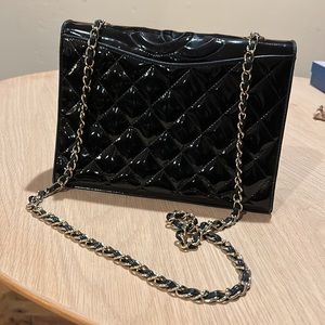 Vintage Chanel Black Quilted Patent leather Round top CC Flap Bag 1215c45